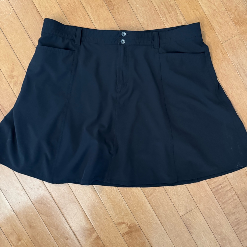 EDDIE BAUER Size 12 Black Skort